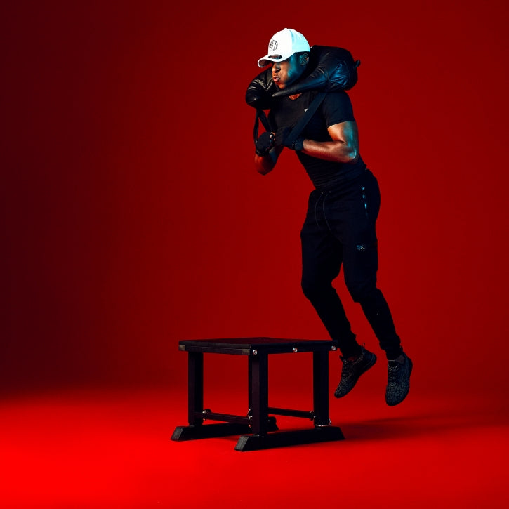 Justerbar plyobox i metal